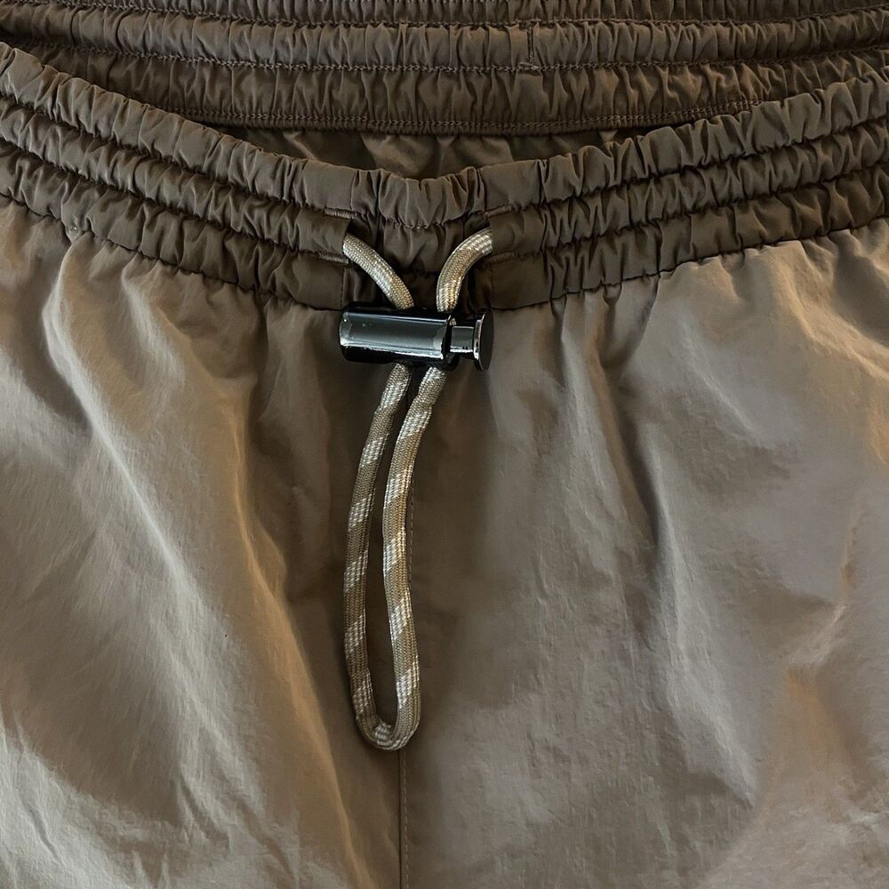 Lululemon Evergreen Short Cacao Almond Butter Size 10 W7BNUS Glyde Tan Brown - Picture 4 of 10